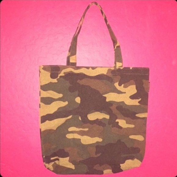 ONLY 1! J. Crew Camo Tote - Picture 3 of 10